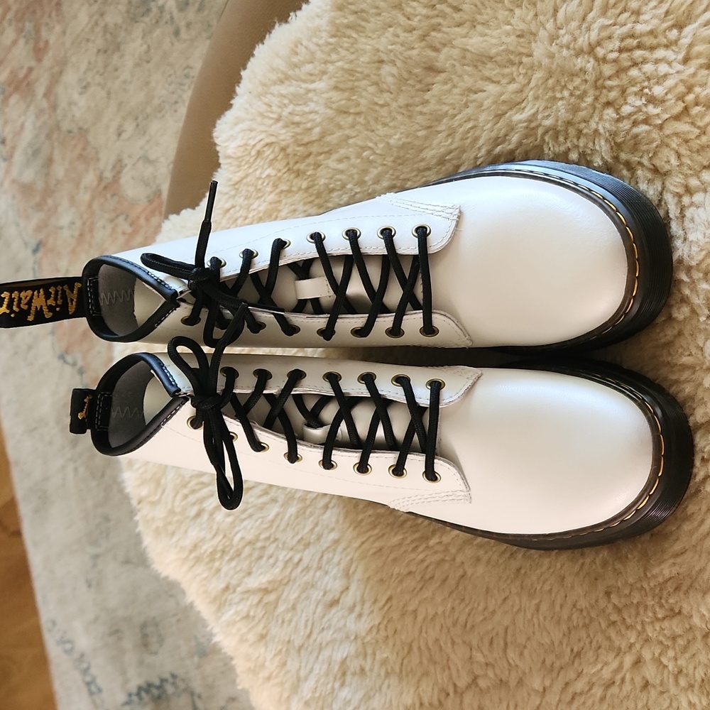 NWOT Dr. Martens Zavala Air Wair White Leather Combat Boots Size 8 π€π€ - Picture 8 of 15